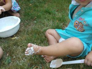 messy play outdoors
