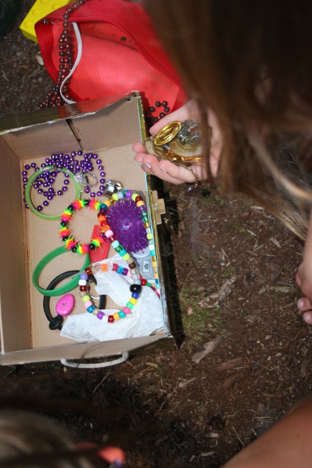 Open the chest with the magic key. Wow, look at the treasure!
