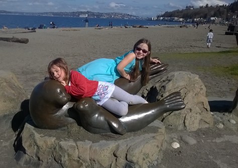 seal statue Alki