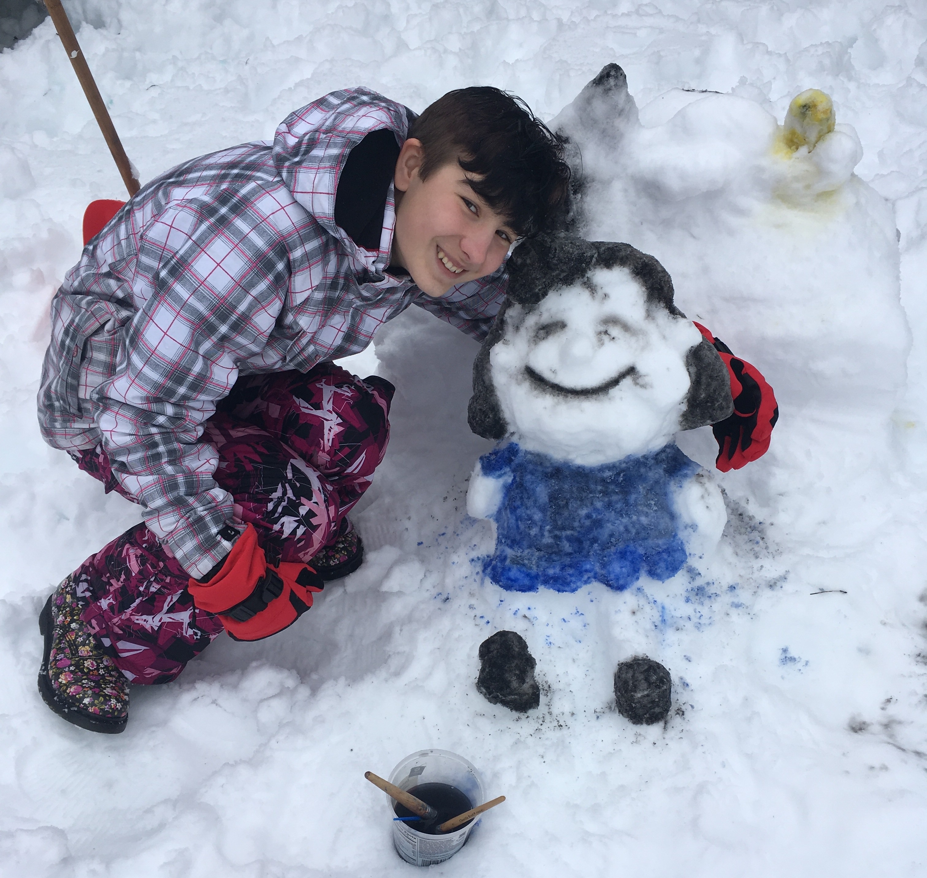 lucy van pelt snow sculpture